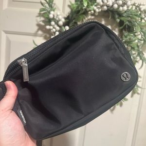 lululemon everywhere belt bag